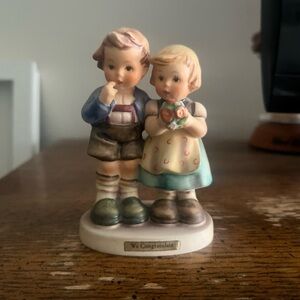 Hummel Figurine M.I. Hummelpiece "We Congratulate". model number HUM 220